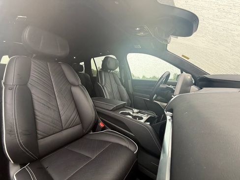 Certified 2026 Cadillac Vistiq Platinum w/ LPO, Floor Liner Package AWD/4WD image 31