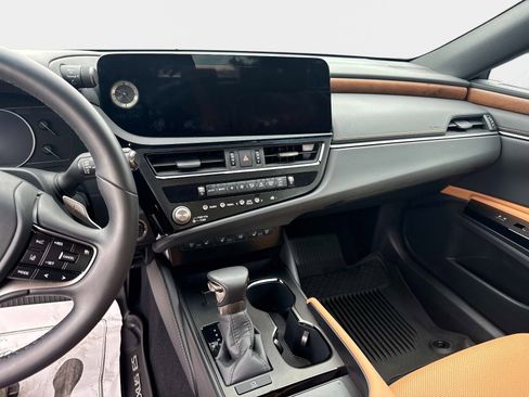 Used 2025 Lexus ES 350 w/ Premium Package FWD image 20