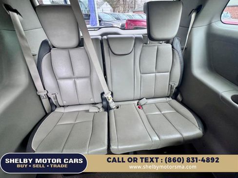 Used 2016 Kia Sedona LX w/ LX Essentials Premium Package FWD image 17
