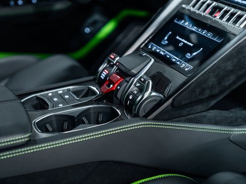 Used 2023 Lamborghini Urus Performante image 21