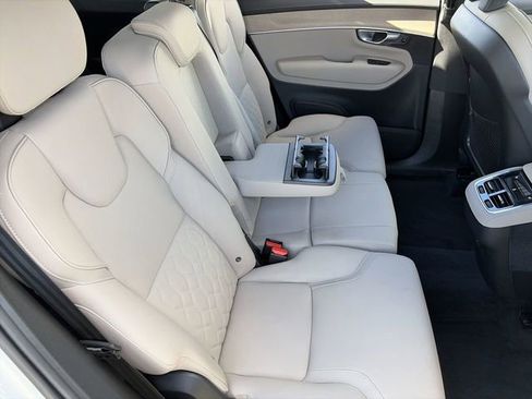 Used 2025 Volvo XC90 B6 Plus image 15