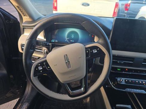 Used 2025 Lincoln Corsair AWD w/ Equipment Group 101A image 15