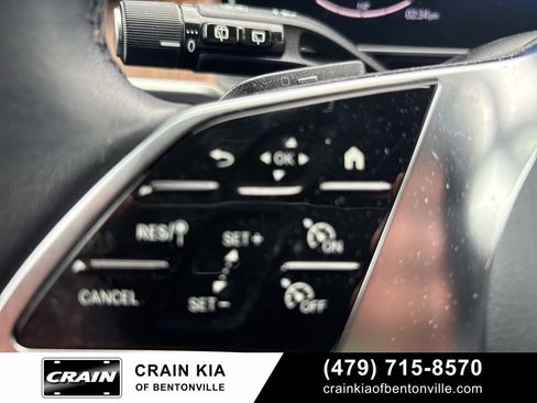 Used 2025 Mercedes-Benz GLC 300 4MATIC image 22