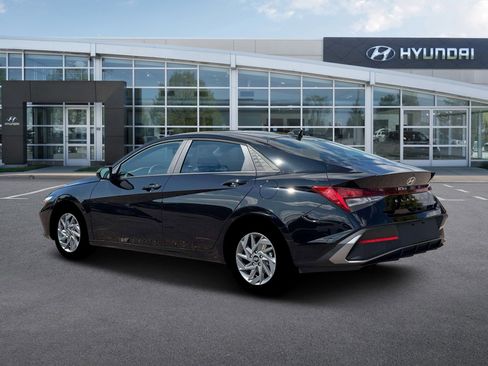 New 2026 Hyundai Elantra Blue image 4
