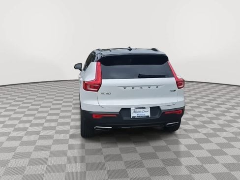 Used 2020 Volvo XC40 T5 R-Design AWD/4WD image 7