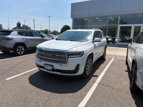 Used 2023 GMC Acadia Denali w/ Denali Ultimate Package AWD/4WD image 2