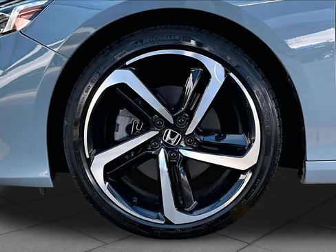 Used 2022 Honda Accord Sport image 11