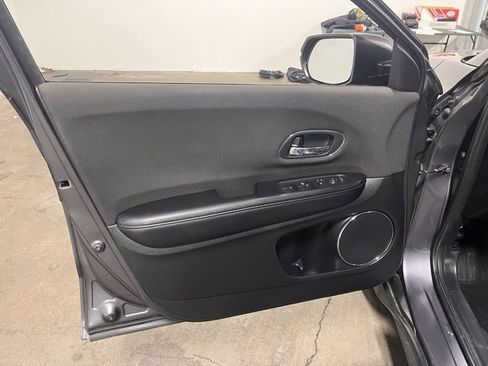 Used 2019 Honda HR-V EX image 24