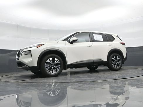 Used 2023 Nissan Rogue SV image 38