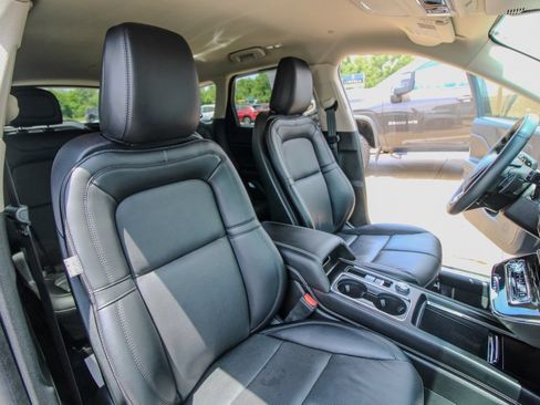 Used 2024 Lincoln Corsair Reserve w/ Towing Package AWD/4WD image 17