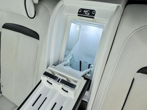 Used 2019 Rolls-Royce Cullinan image 25