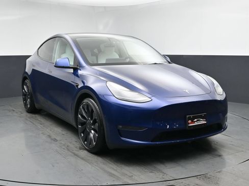 Used 2022 Tesla Model Y Performance AWD/4WD image 2
