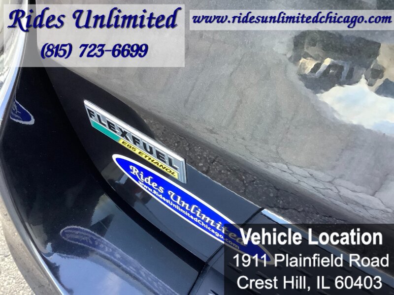 Used 2014 Chrysler Town & Country Touring FWD image 37