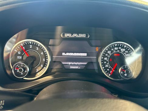 Used 2024 RAM 1500 Laramie image 10