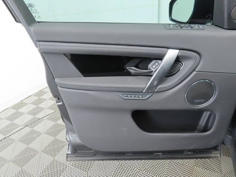 Used 2025 Land Rover Discovery Sport S image 24