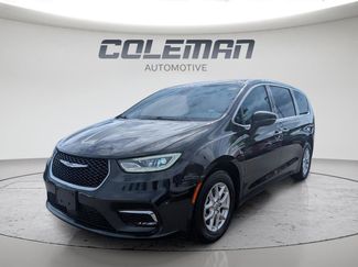 Used 2023 Chrysler Pacifica Touring-L FWD video 1