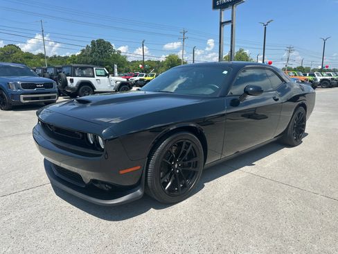 Used 2022 Dodge Challenger R/T w/ Performance Plus Package image 1