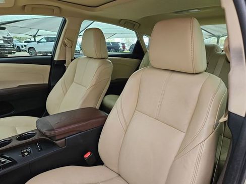 Used 2017 Toyota Avalon XLE image 11