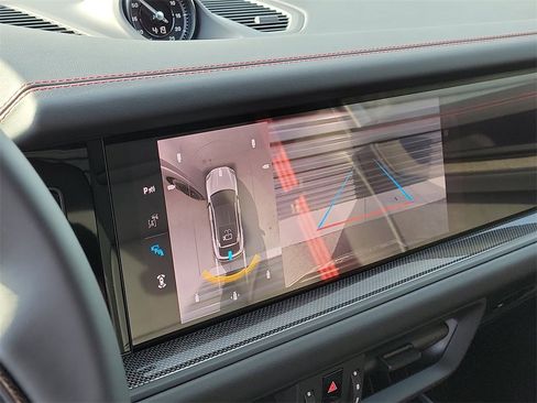 New 2026 Porsche Cayenne GTS image 31