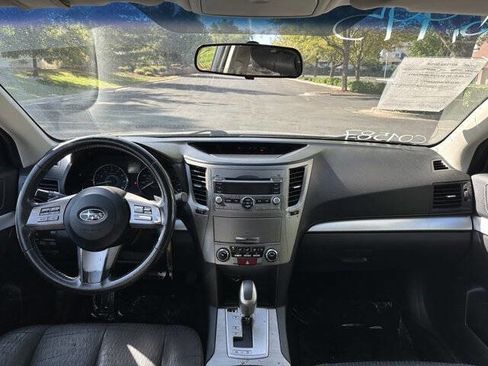 Used 2011 Subaru Outback 2.5i Premium image 11