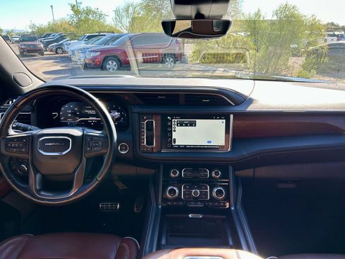 Used 2023 GMC Yukon Denali Ultimate image 18