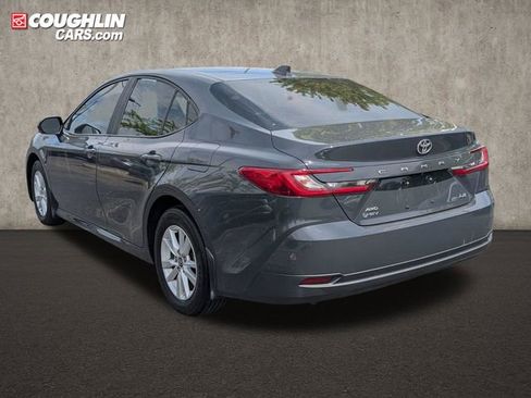 Used 2025 Toyota Camry LE AWD/4WD image 5