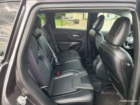 Used 2022 Jeep Cherokee Latitude Lux w/ Mopar Interior Package AWD/4WD image 46