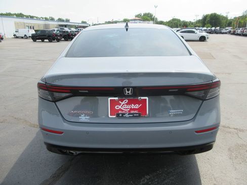Used 2025 Honda Accord Touring image 6