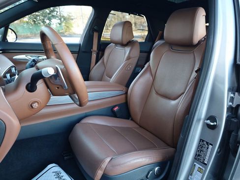 Used 2022 Genesis GV70 2.5T w/ Advanced Package image 16