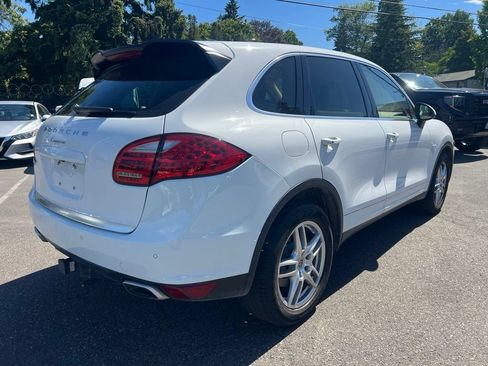 Used 2014 Porsche Cayenne Diesel w/ Comfort Plus Package AWD/4WD image 4