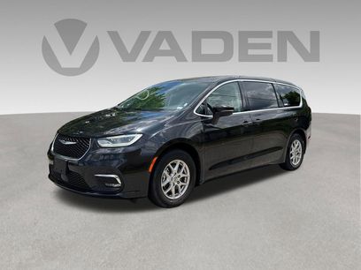 Used 2023 Chrysler Pacifica Touring-L