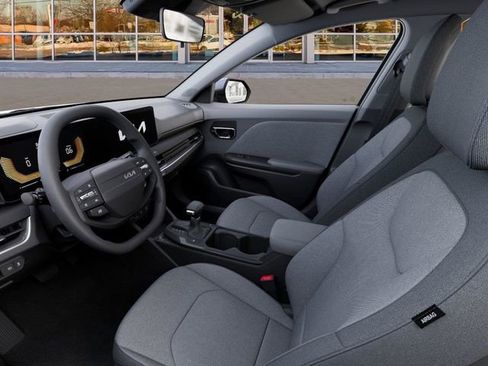 New 2025 Kia K4 LXS image 18