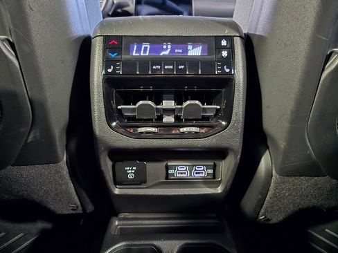 Used 2022 Jeep Grand Cherokee L Limited w/ MOPAR Finishing Package RWD image 28