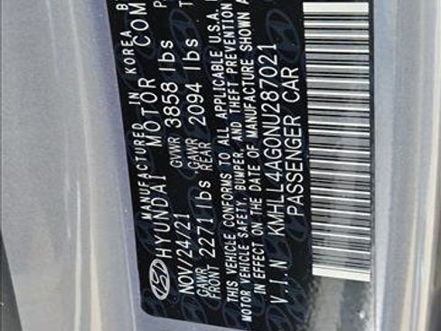 Used 2022 Hyundai Elantra SE image 15