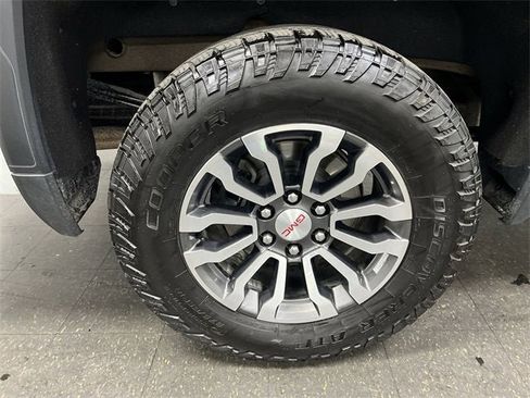 Certified 2022 GMC Sierra 1500 AT4 w/ AT4 Premium Package image 31