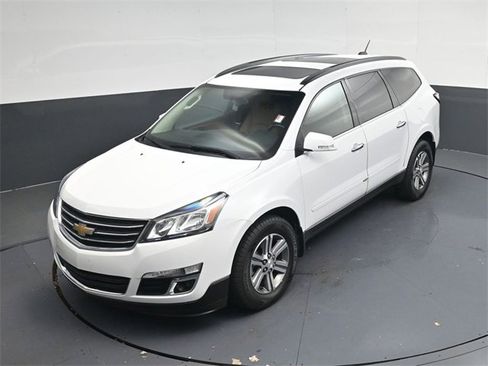 Used 2017 Chevrolet Traverse LT image 49