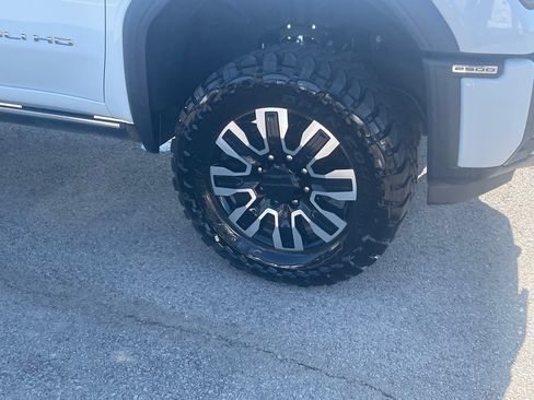 Used 2026 GMC Sierra 2500 Denali Ultimate AWD/4WD image 4