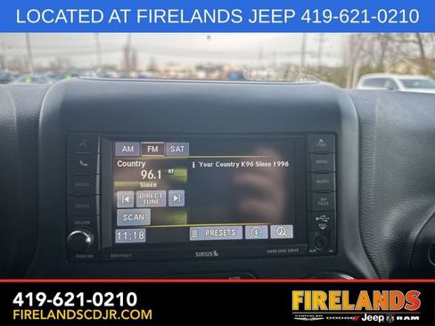 Used 2017 Jeep Wrangler Unlimited Sahara image 25