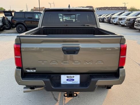 Used 2025 Toyota Tacoma TRD Sport w/ TRD Sport Premium Package AWD/4WD image 9
