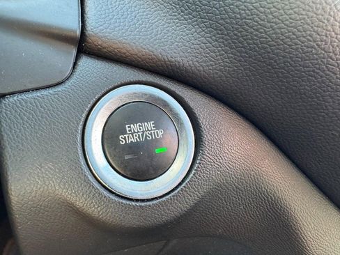 Used 2023 Chevrolet Equinox LT FWD image 22