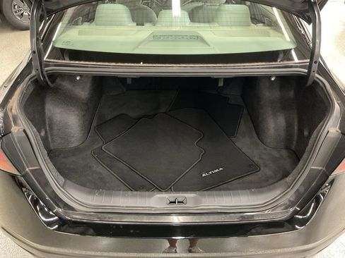 Used 2024 Nissan Altima 2.5 SV AWD/4WD image 21