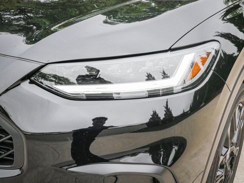 Certified 2025 Honda HR-V Sport image 6