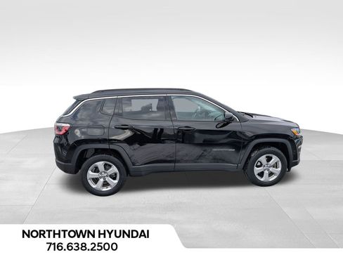 Used 2018 Jeep Compass Latitude w/ Popular Equipment Group image 2