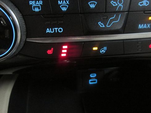 Used 2022 Ford Escape SE w/ Cold Weather Package AWD/4WD image 34