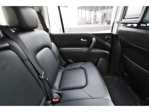 Used 2017 INFINITI QX80 4WD w/ Driver Assistance Package image 15
