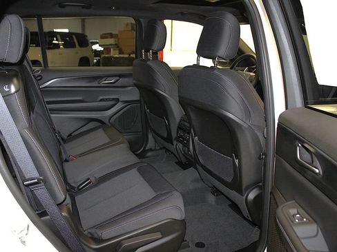 New 2026 Jeep Grand Cherokee L Laredo AWD/4WD image 36