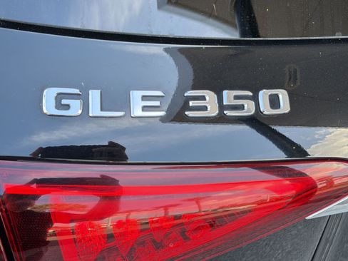 Used 2022 Mercedes-Benz GLE 350 4MATIC w/ Premium Package image 32