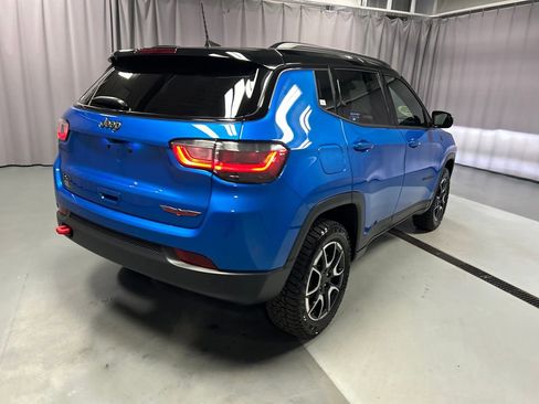 Used 2024 Jeep Compass Trailhawk w/ Trailhawk Elite Group AWD/4WD image 7
