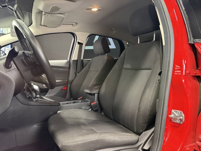 Used 2015 Ford Focus SE w/ SE Sport Package FWD image 15