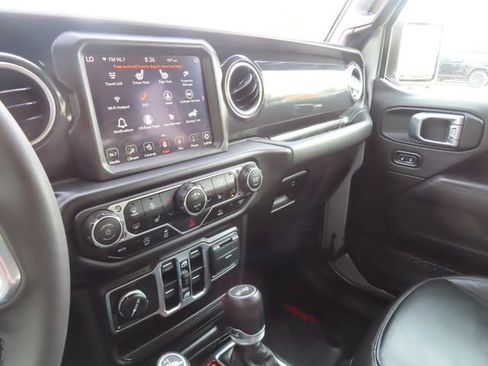 Used 2023 Jeep Wrangler Unlimited Sahara AWD/4WD image 37